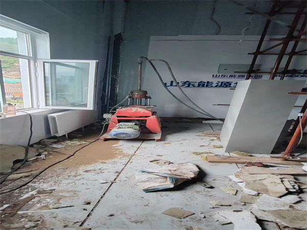 长安镇地基基础下沉墙体裂缝加固注浆顶升施工